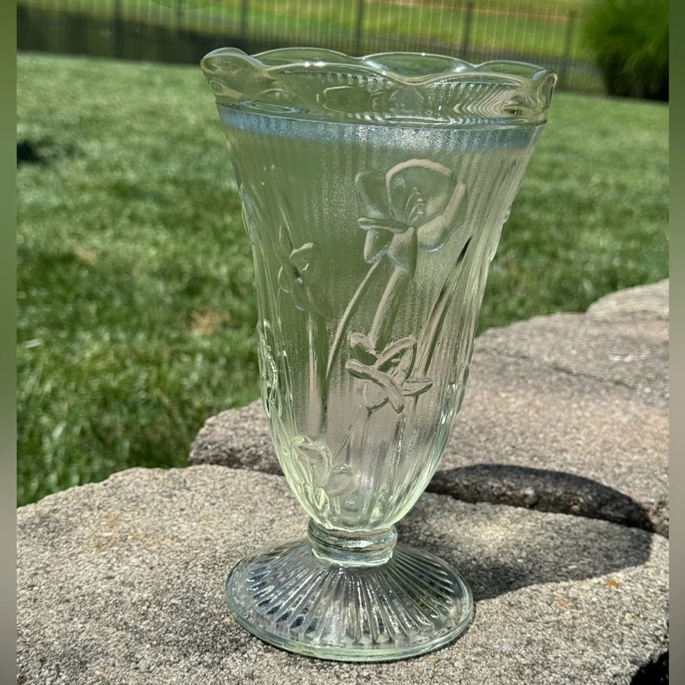 Vintage~Jeanette Iris & Herringbone~ Depression Glass~Footed Vase~Very Nice~G21